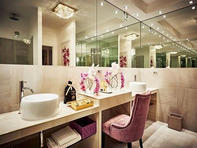 The Hotel Roma
